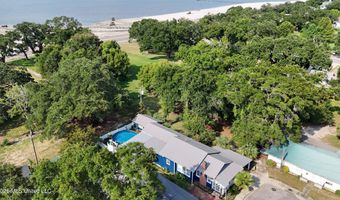 963 Schwan Ct, Biloxi, MS 39530