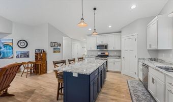 423 Old Glory Dr NE, Alexandria, MN 56308