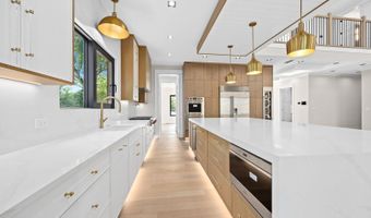 1801 N Clarence Ave, Arlington Heights, IL 60004