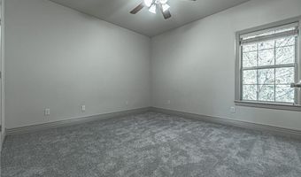 1102 SE Phoenix St, Bentonville, AR 72712