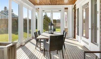 150 Boston Neck Rd, Narragansett, RI 02882