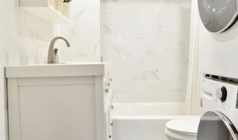 190 W 24TH St, Bayonne, NJ 07002