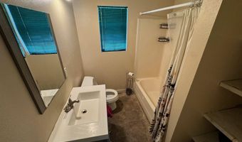 639 W 6th St, Baxter Springs, KS 66713