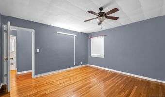 6 Gainesborough 1B, River Edge, NJ 07661