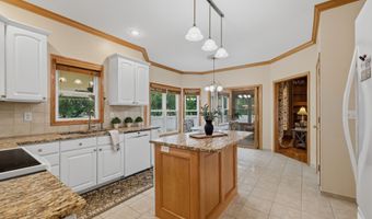 1214 Sandalwood Ct SW, Altoona, IA 50009