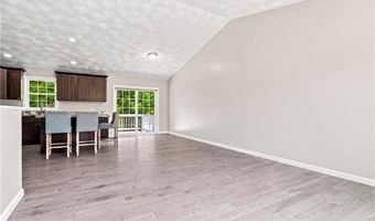 17 Ostend St, Johnston, RI 02919