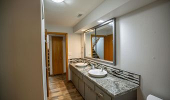 711 E Chubb St, Algona, IA 50511