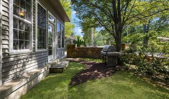315 Old River Rd 6, Lincoln, RI 02838