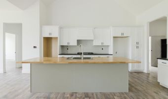 7452 Northwood Dr, Benton, AR 72019