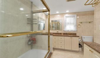 81 Union Ave, Amityville, NY 11701