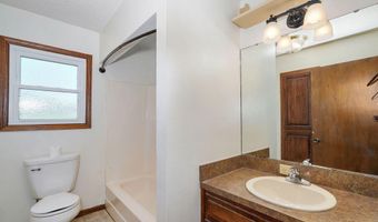 19038 Farm Road 2020, Aurora, MO 65605