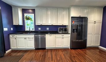 131 Pine Cir, Bennington, VT 05201