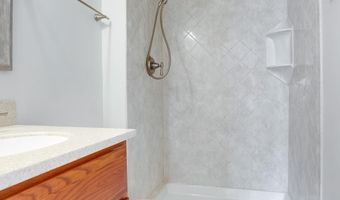 5713 LAWSONS HILL Ct, Alexandria, VA 22310