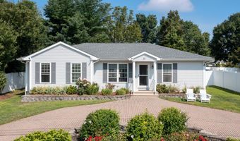 31 Merrill Rd, Clinton, CT 06413