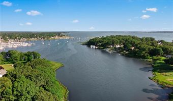 200 Narragansett Ave, East Providence, RI 02915