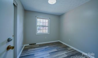 43 Lancelot Ln, Asheville, NC 28806