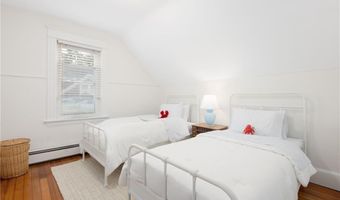 19 County St, Newport, RI 02840