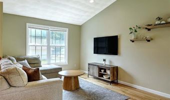 5 Craigie Ave, Johnston, RI 02919