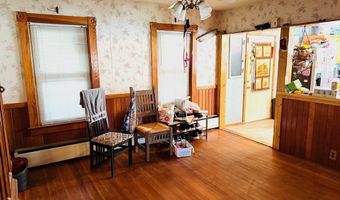 27 Warwick Ave, Athol, MA 01331
