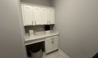 769 W Fairway Dr, Addison, IL 60101