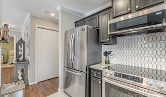 2722 Hillmont Dr, Charlotte, NC 28226