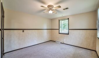831 W Gebhard Ln, Alden, NY 14004