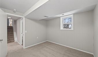 907 40th Ln, Anoka, MN 55303