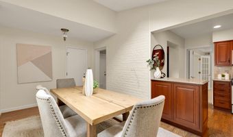 7822 MOORLAND Ln, Bethesda, MD 20814