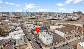 31 COTTAGE St, Bayonne, NJ 07002