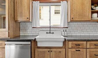 701 11th St NW, Austin, MN 55912