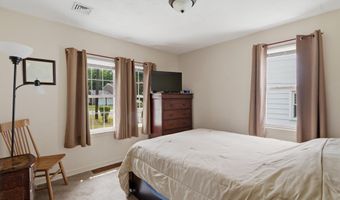 49 Gipp Rd, Albany, NY 12203