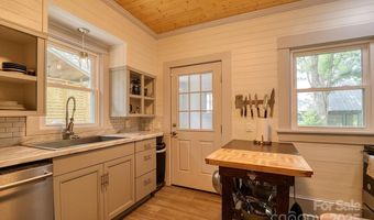 107 Riverview Dr, Asheville, NC 28806
