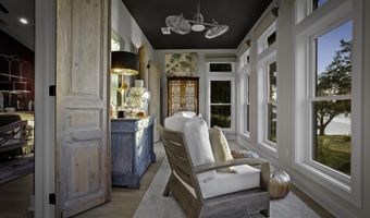 927 N Shore Dr, Biloxi, MS 39532