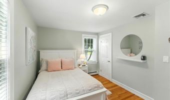 54 Novelty Rd, Warwick, RI 02889