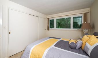 74 Woods Rd, Bethany, CT 06524