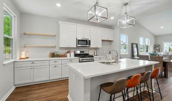 5086 Garden Grove Ln, Delhi, OH 45238