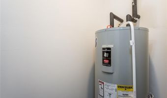 49 Taylor Ave 206, Bethel, CT 06801