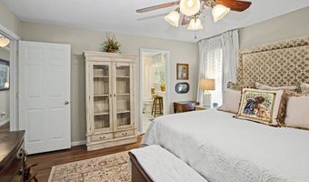 121 Peacock Rd, Barnesville, GA 30204