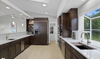 16847 Woods Pointe Cir, Anchorage, AK 99516