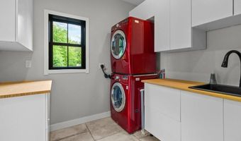 45 Lloyd Bowen Ct, Glocester, RI 02814