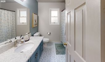 947 3RD St, Brookings, OR 97415