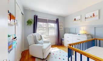 5 Crawford Dr, Bath, ME 04530