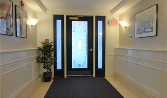 3 Kirwins Ln, Newport, RI 02840