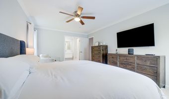 4005 KLOMAN St, Annandale, VA 22003