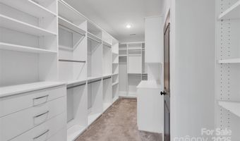 5052 Lesleewood Ct, Charlotte, NC 28226
