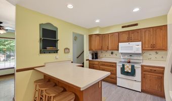1094 Lowell Dr, Apple Valley, MN 55124
