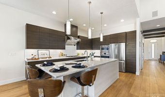 7645 W Hill Rd, Boise, ID 83714