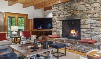 463 North Rd, Barnard, VT 05032