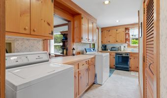 15 River Rd, Branford, CT 06405