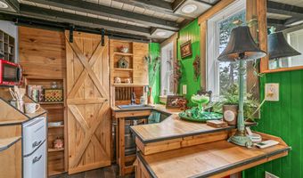 220 Nutley St, Ashland, OR 97520